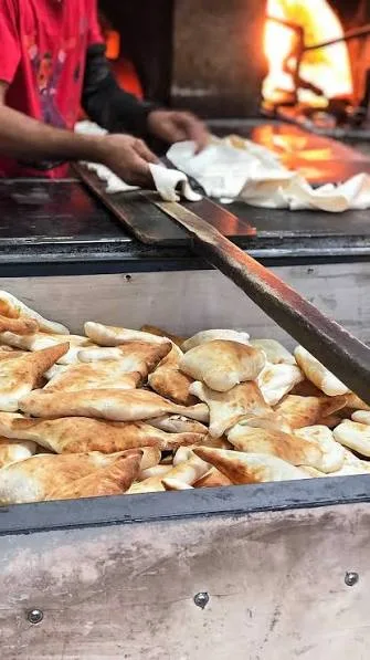 صمون عراقي يخرج من الفرن